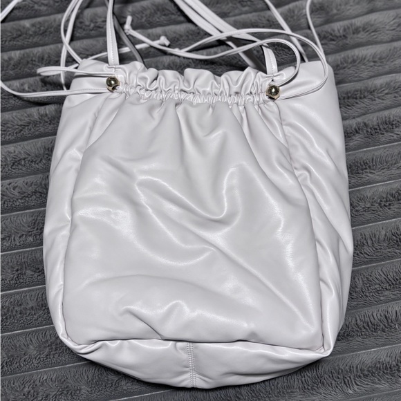 Victoria's Secret Vegan Leather Cinch Tote Bag - Picture 4 of 7